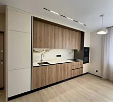 Продается дизайнерская квартира, в уютном тихом зеленом районе возле .