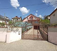 Casa de vînzare în or. Codru