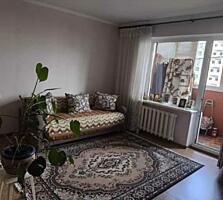 35822. Продам двухкомнатную квартиру на улице ...