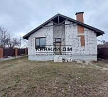 Продаётся отличный одноэтажный дом 190 м2. в с. Иванковичи ...