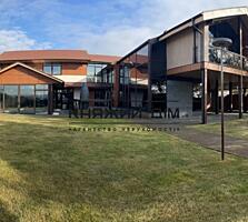 Продажа отличного большого дома на Осокорках в 3 километрах от метро .