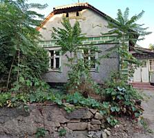 Продам дом, требует восстановления.