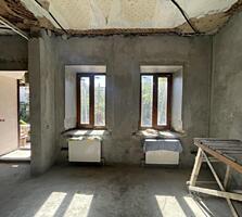 Продається 2-кімнатна квартира на землі, біля Центрального ринку