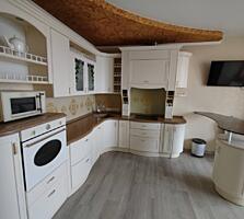 Предлагается к продаже уникальная трехсторонняя квартира с ...