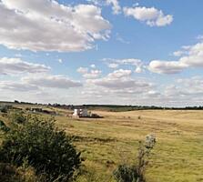 В продаже ровный участок правильной формы с коммуникациями по улице в 