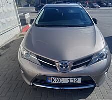 Продам Тойота Аурис