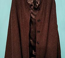 Женское полупальто- пончо