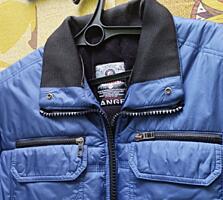 Мужская утепленная куртка.. Новая Воротник отстегивается