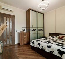 56 кв.м.Продам 2-кімнатну квартиру, по вул. Урлівська, 23-А, ...