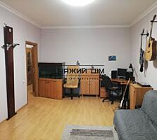 Пропонується на продаж 3-кім. роздільна квартира у сталінці на вул. ..