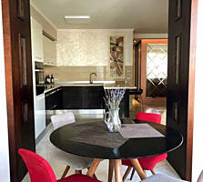 Продам 2х комнатную квартиру , рядом Аркадия.