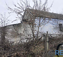 Продажа участка с ветхим строением в с. Дачном