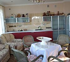 Продам двухэтажный дом из красного кирпича, общей площадью 425 м². ...