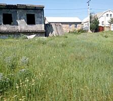 Продам в хорошем месте участок с коробкой 10х10м. в с. Нерубайское