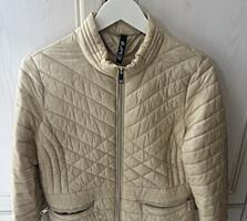 Продам женскую демисезонную куртку