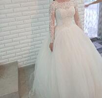 Продам свадебное платье (торг уместен)