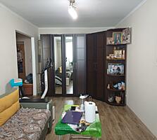 Продается отличная квартира, Ботаника, 3 этаж, ремонт, середина