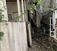 Продается курень на берегу моря в Крыжановке . 2 этажа, 2 комнаты, ...