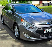 СРОЧНО ПРОДАМ Hyundai Sonata.