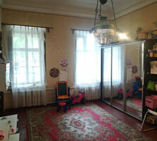 Предлагается к продаже трехкомнатная квартира в центре города на ул. .