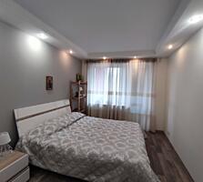 Продаж трикімнатної квартири на площі Перемоги