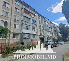 Spre vânzare se oferă apartament cu 2 camere și living, sect. ...
