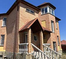 Предлагается к продаже просторный кирпичный дом в Санжейке на улице ..