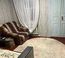 Предлагается к продаже дом со своим уютным двориком и гаражом по ул. .