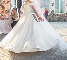 Продаётся шикарное свадебное платье