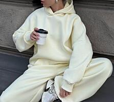 Женский спортивный костюм