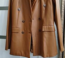 Scurtă din piele ecologică în stare foarte bună