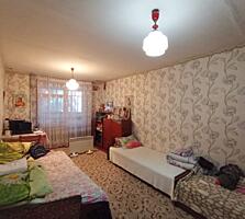 Продаются 2 комнаты с балконом в общежитии в Каменке в центре города