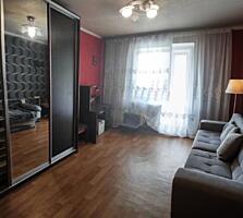 Продается трехкомнатная квартира в Киеве, Дарницкий район, ул. ...