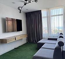 Продается квартира с качественным ремонтом. Общая площадь 83 кв. 13й .