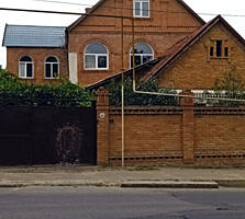 Два дома на одном участке