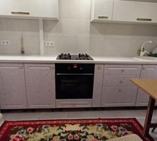 Centru, str. M. Kogalniceanu, casă cu 2 odăi (apartament la sol)