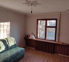 Недорогая двухкомнатная квартира на Черемушках.