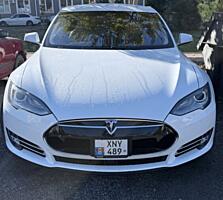 Tesla Model S 70D, 2015 — электрокар в отличном состоянии