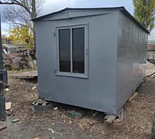 Вагончик кунг бытовка утепленный c окнами, внутри стеллажи и буржуйка