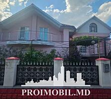Vă propunem spre vânzareacestă casă în 2 nivele, în Soroca, str. ...
