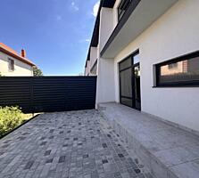 Предлагается к продаже таун-хаус в Фонтанке. Общая площадь 124 кв.м, .