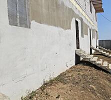 В продаже двухэтажный таунхаус в коттеджном городке в Прилиманском. ..