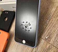 Продам iPhone 7+ серебристый на 128 ГБ
