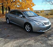 Тойота Авенсис