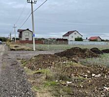 Предлагается к продаже участок в Фонтанке, площадью 6 соток, свет и ..