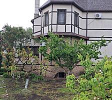 Просторный дом 282 м² с бассейном и сауной