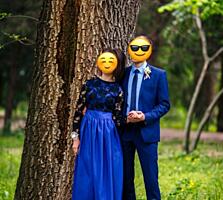 Элегантное платье из кружева и сатина