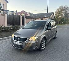 Volkswagen Tauran 2010 г. Дизель 1.9