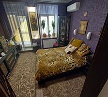 Продам крупногабаритну 2-кімнатну сталінку