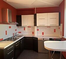 Продам 2 ком. квартиру на Таирова. Тополева